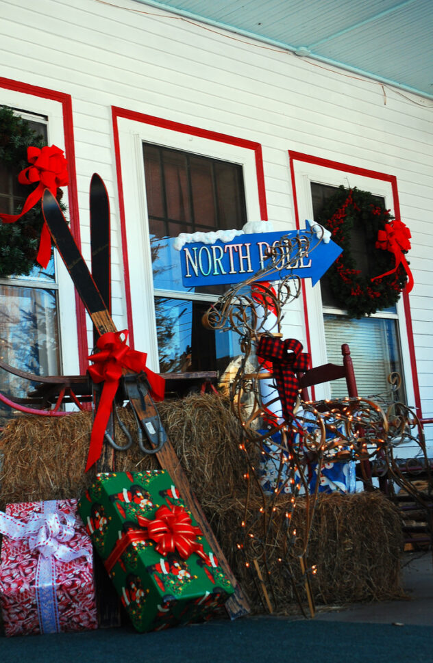 Ways to Decorate Your Porch for Christmas