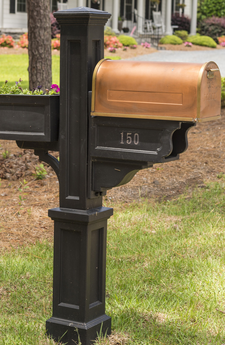 Home upgrades on a budget are possible! These 10 projects are easy and they look great. Your curb appeal will go up by so much by just painting your mail box!