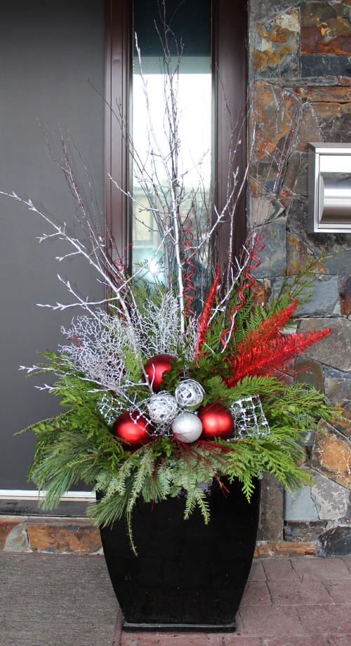 Outdoor Christmas Planters for your Winter Porch – Pickled Barrel