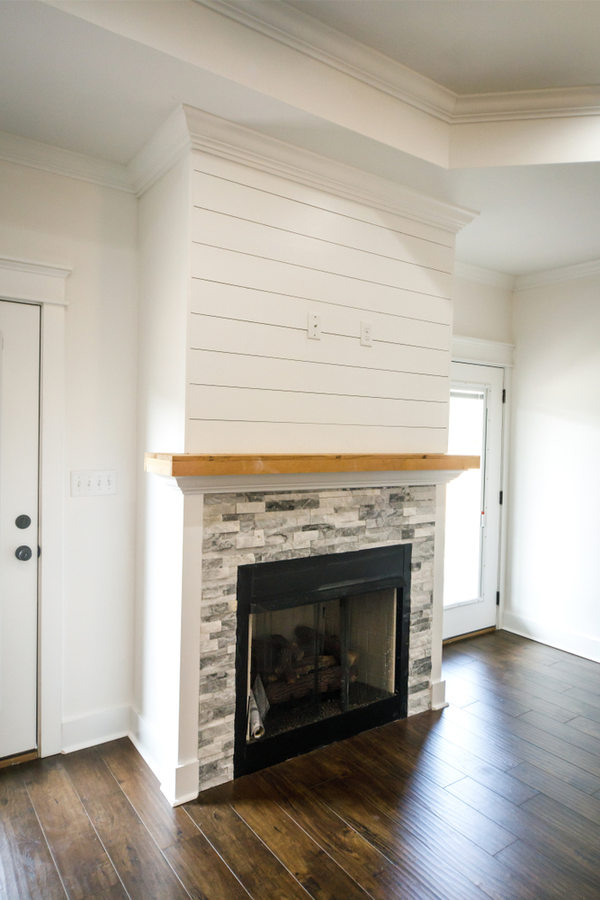 Check out this collection of modern farmhouse living room inspiration. There's lots to see here, from floor to ceiling. Don't miss out on everything you need to design and decorate your own modern farmhouse living room! See how you can transform your home.