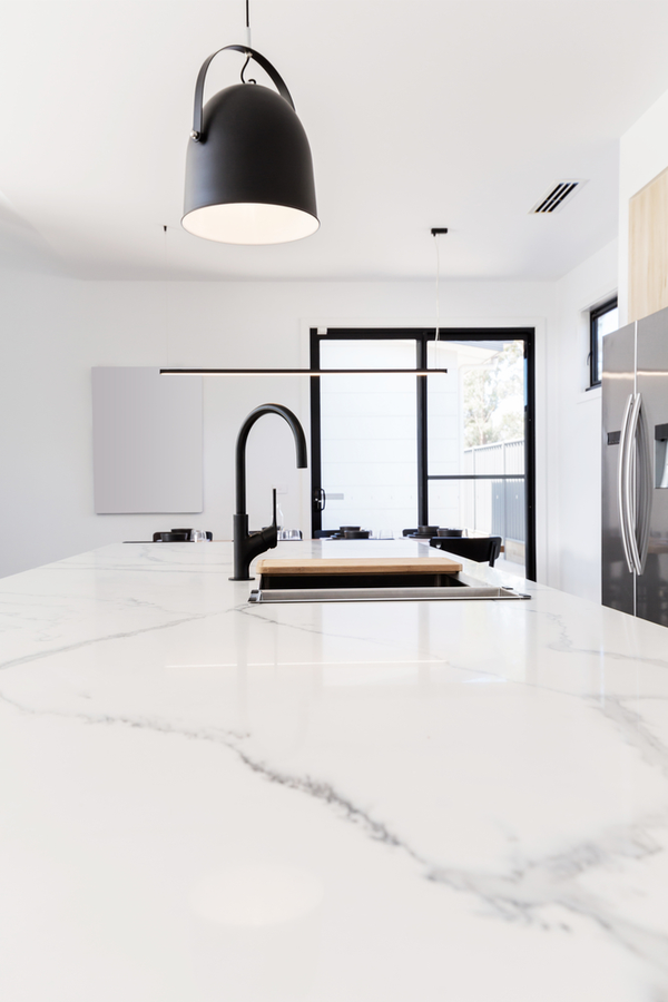 There's nothing quite like modern farmhouse kitchens. This post is the place to find the best inspiration--and all in one spot! Here are my favorite ideas for the dreamiest farmhouse kitchens. Take a look!