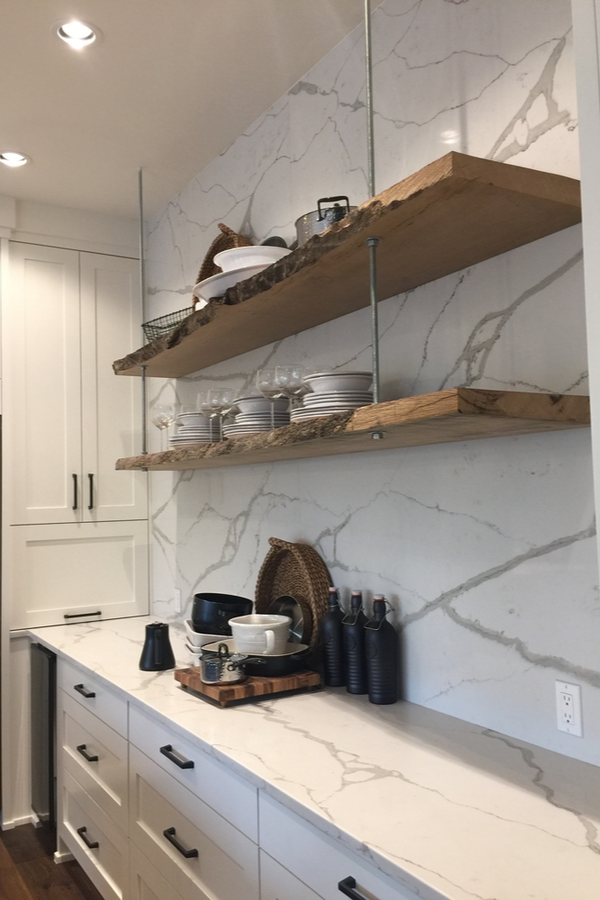 There's nothing quite like modern farmhouse kitchens. This post is the place to find the best inspiration--and all in one spot! Here are my favorite ideas for the dreamiest farmhouse kitchens. Check them out!