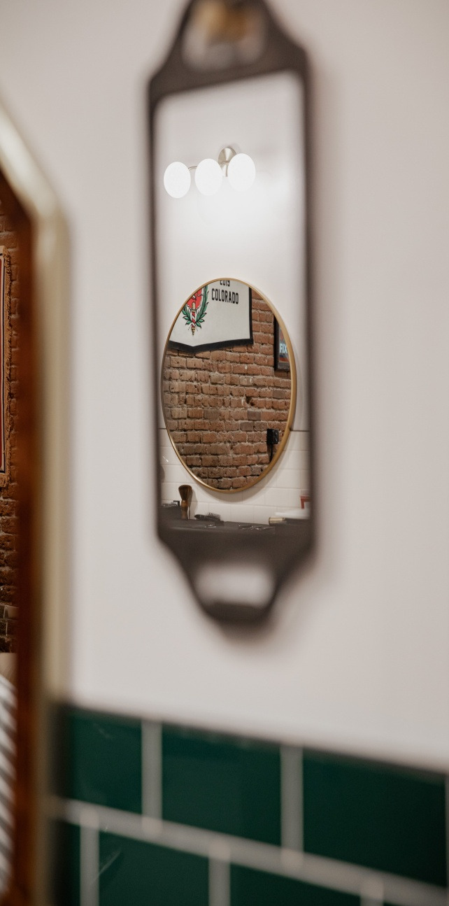 Decorate your space with a farmhouse mirror